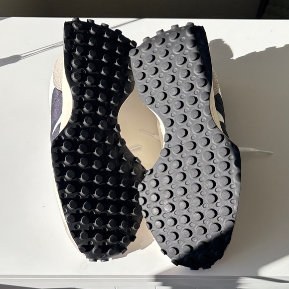 New Balance Classics 327 - Picture 8 of 8